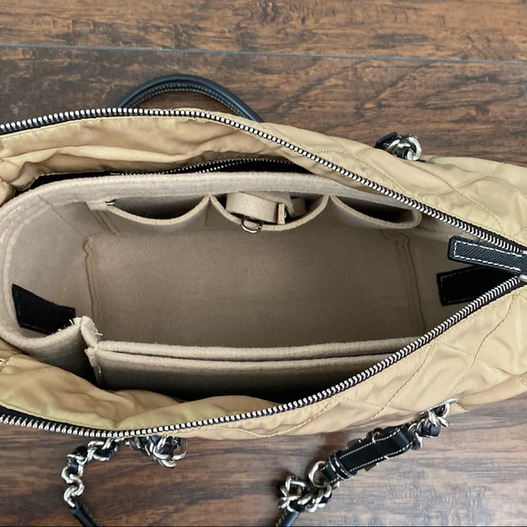 Prada handbag - Picture 11 of 16